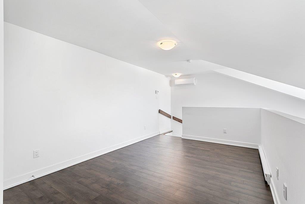 









329


Rue James

,
Shawville,




QC
J0X2Y0

