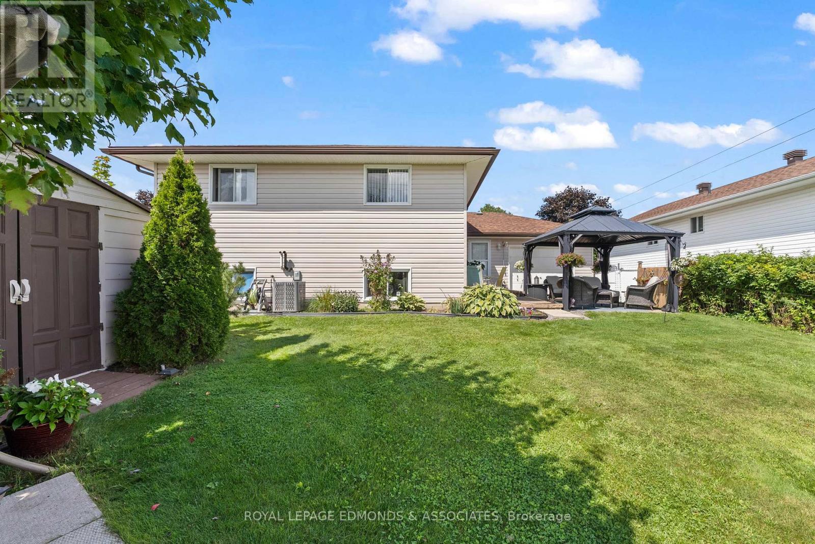 












537 ANGUS CAMPBELL DRIVE

,
Pembroke,




Ontario
K8A8K5

