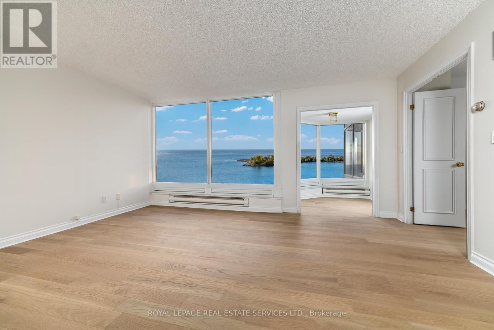 












1605 - 1 PALACE PIER COURT

,
Toronto,




Ontario
M8V3W9

