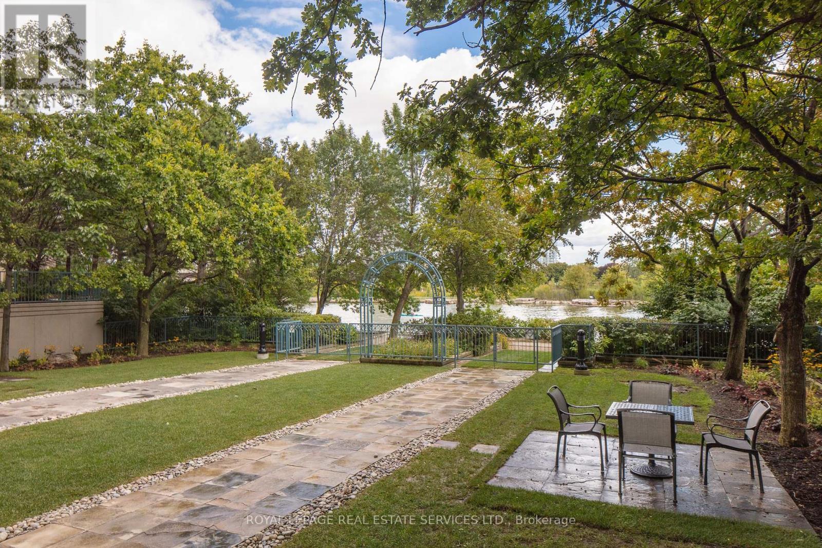 












1605 - 1 PALACE PIER COURT

,
Toronto,




Ontario
M8V3W9

