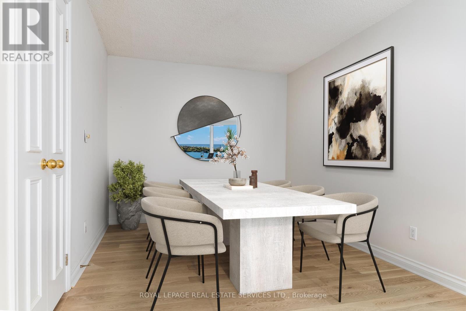 












1605 - 1 PALACE PIER COURT

,
Toronto,




Ontario
M8V3W9

