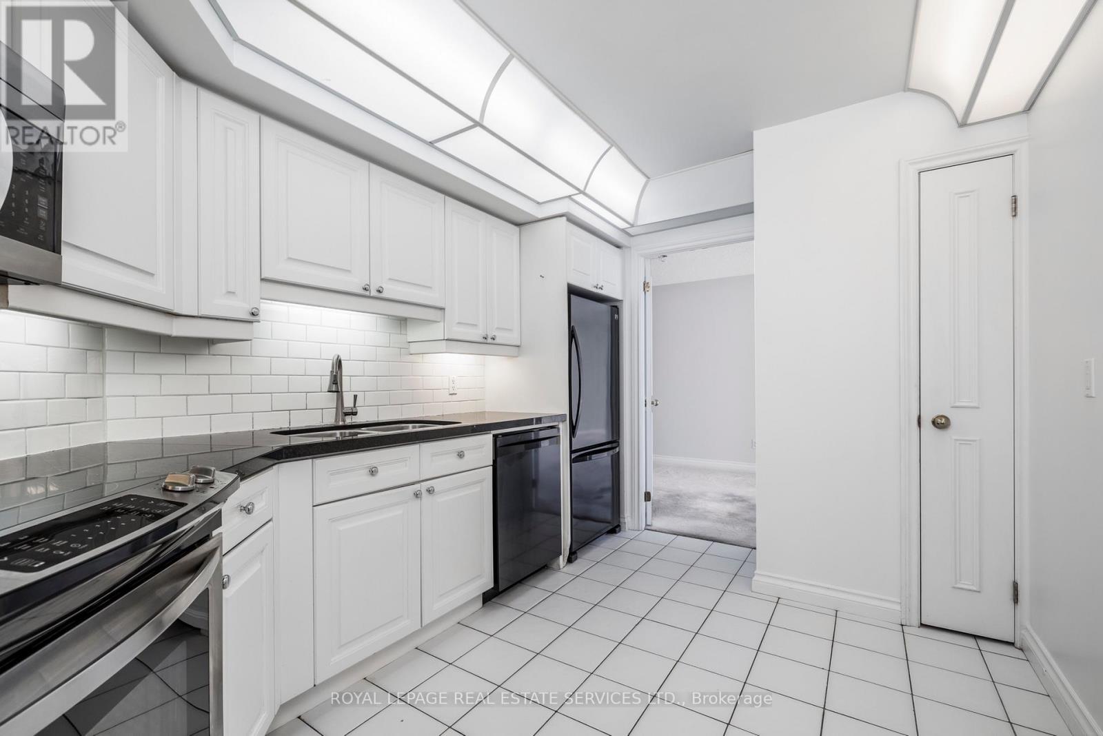 












1605 - 1 PALACE PIER COURT

,
Toronto,




Ontario
M8V3W9

