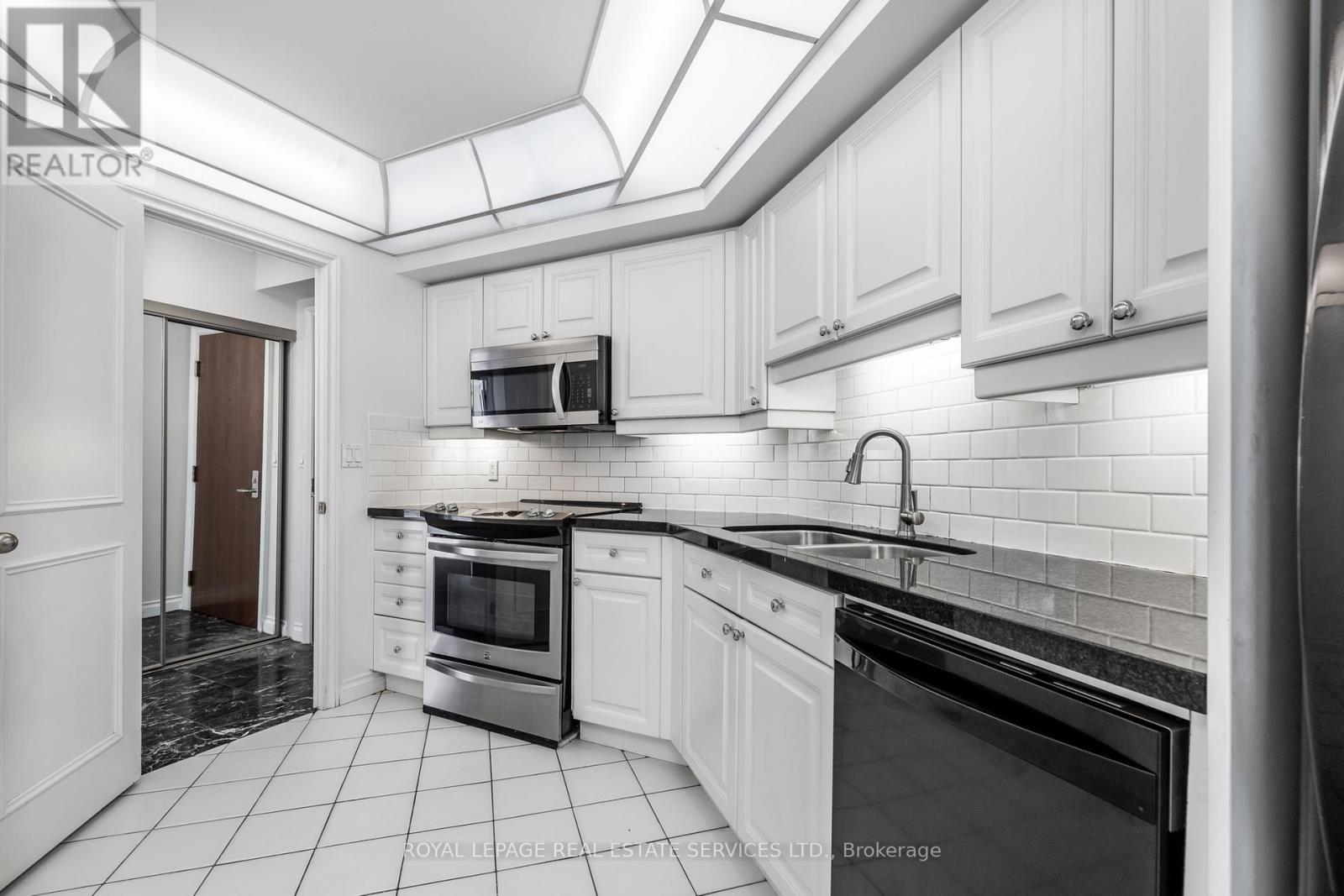












1605 - 1 PALACE PIER COURT

,
Toronto,




Ontario
M8V3W9

