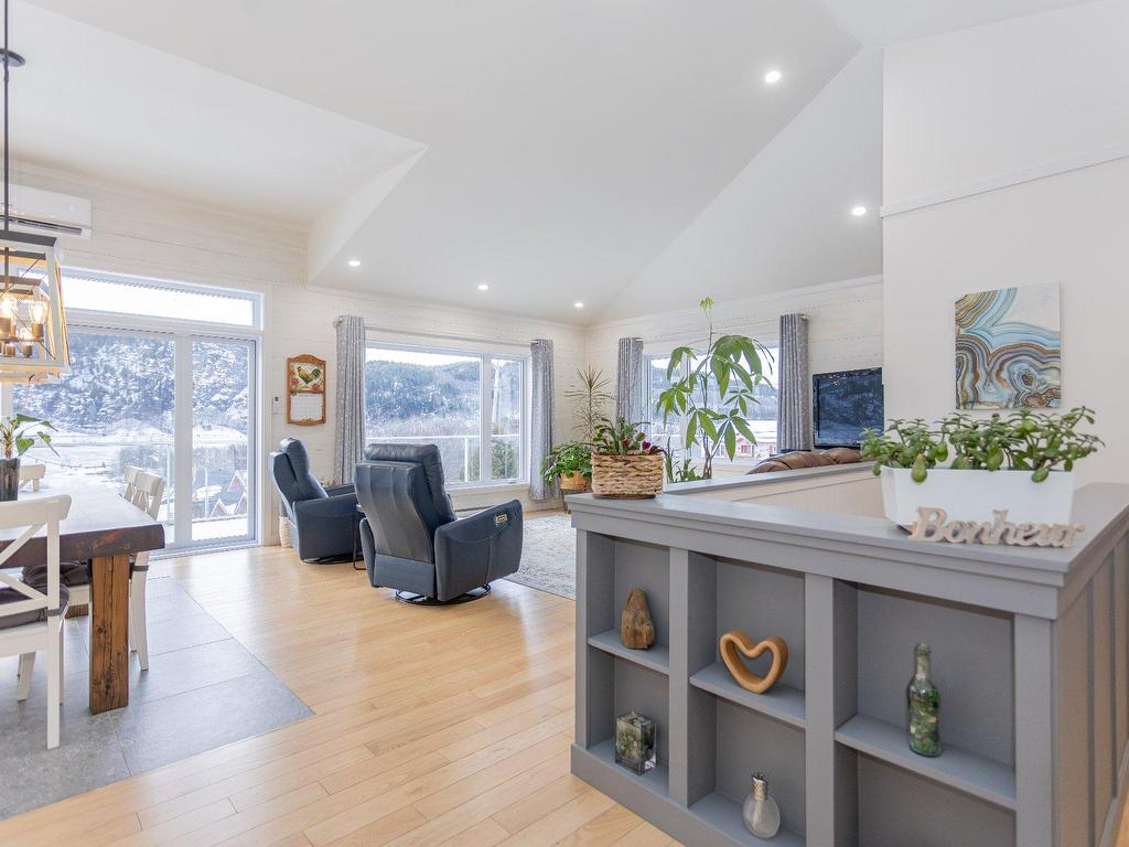









100


Rue Léo-Paul-Trudel

,
Shawinigan,




QC
G0X2V0

