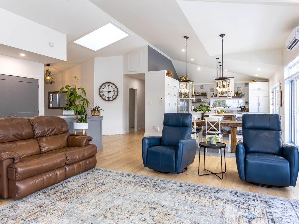 









100


Rue Léo-Paul-Trudel

,
Shawinigan,




QC
G0X2V0

