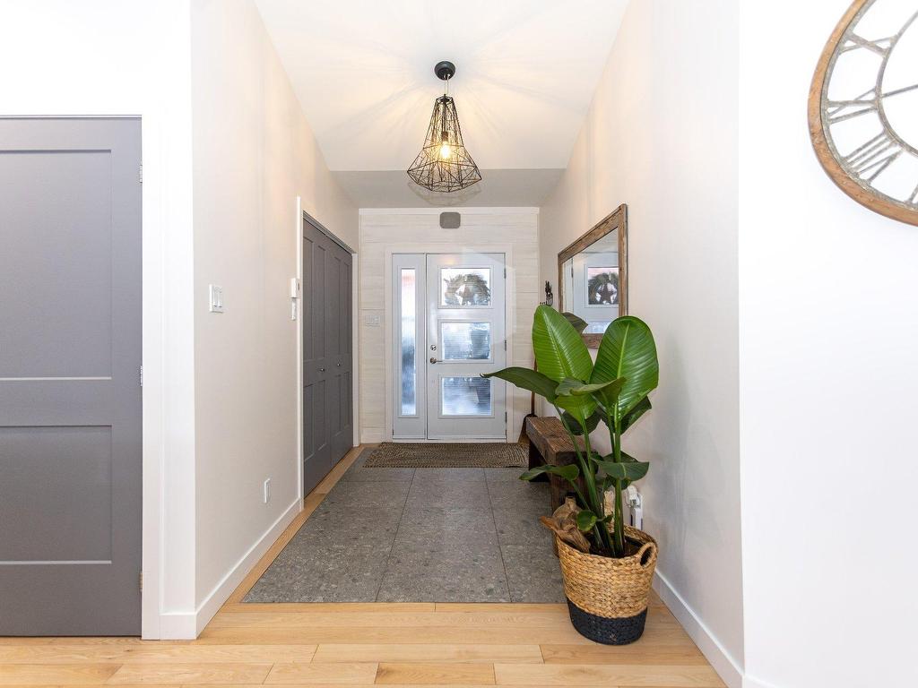 









100


Rue Léo-Paul-Trudel

,
Shawinigan,




QC
G0X2V0

