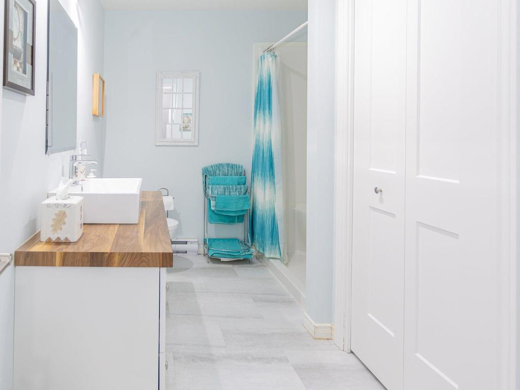 









100


Rue Léo-Paul-Trudel

,
Shawinigan,




QC
G0X2V0

