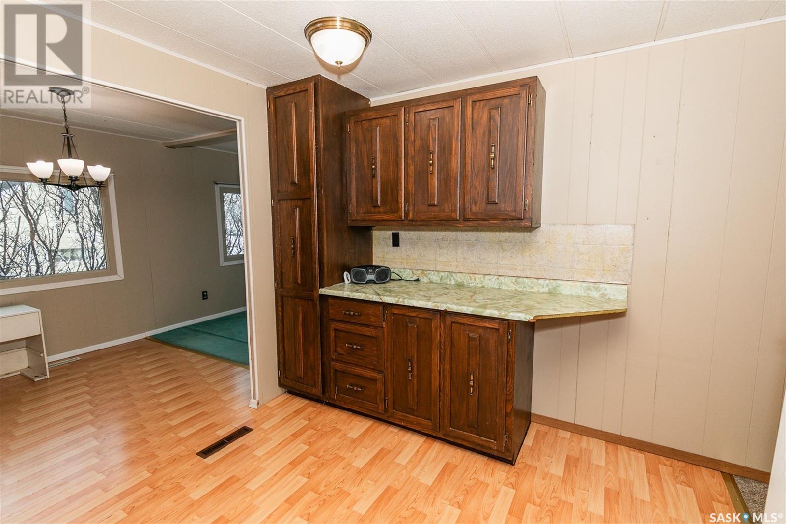 












605 Atlantic AVENUE

,
Kerrobert,




Saskatchewan
S0L1R0

