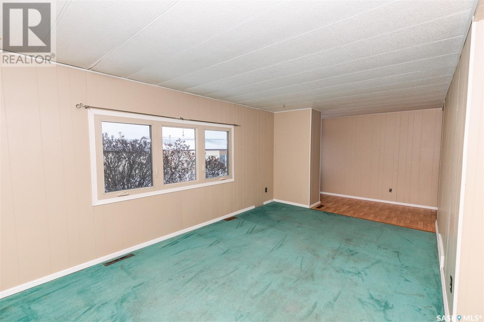 












605 Atlantic AVENUE

,
Kerrobert,




Saskatchewan
S0L1R0

