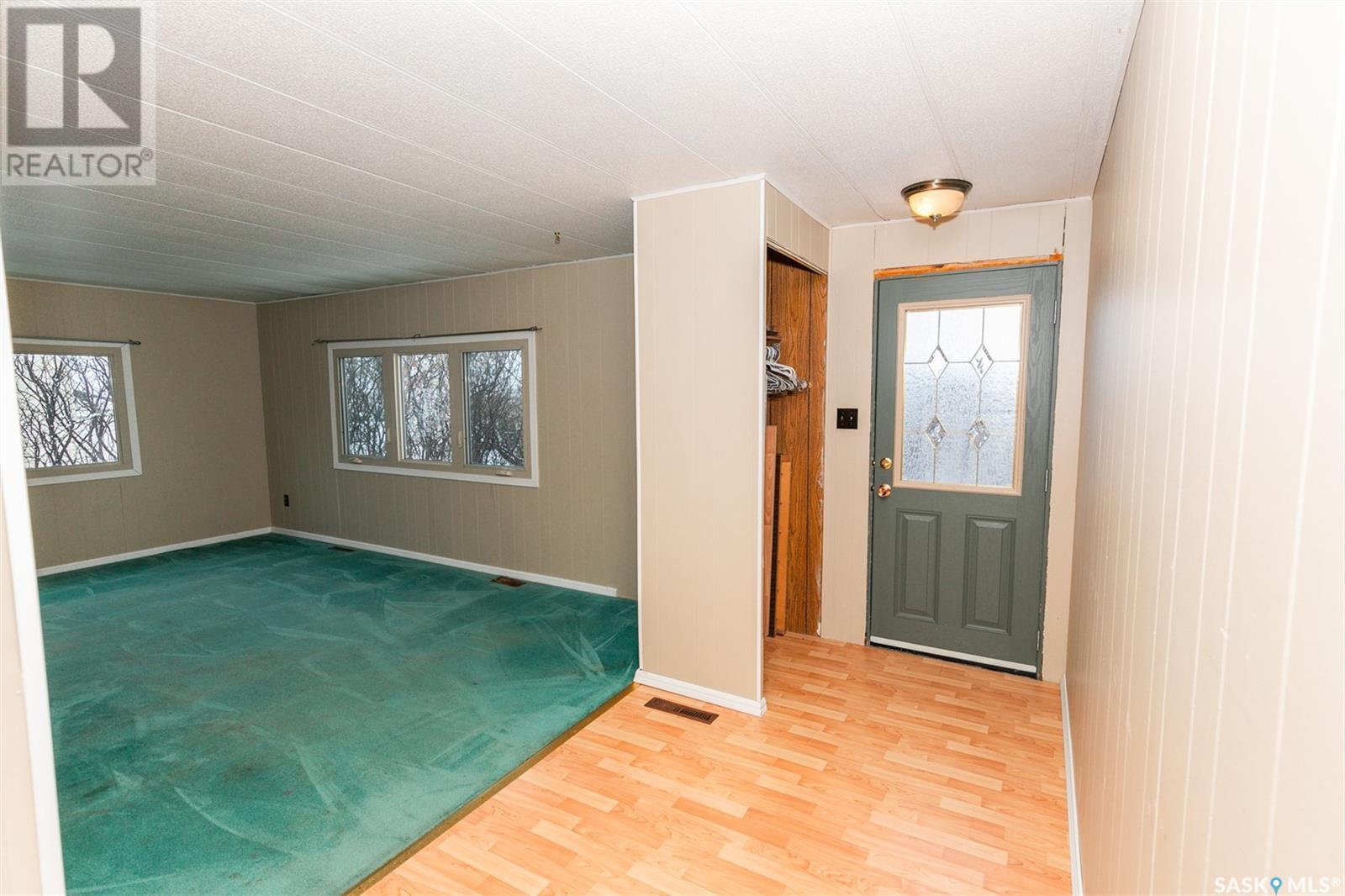 












605 Atlantic AVENUE

,
Kerrobert,




Saskatchewan
S0L1R0

