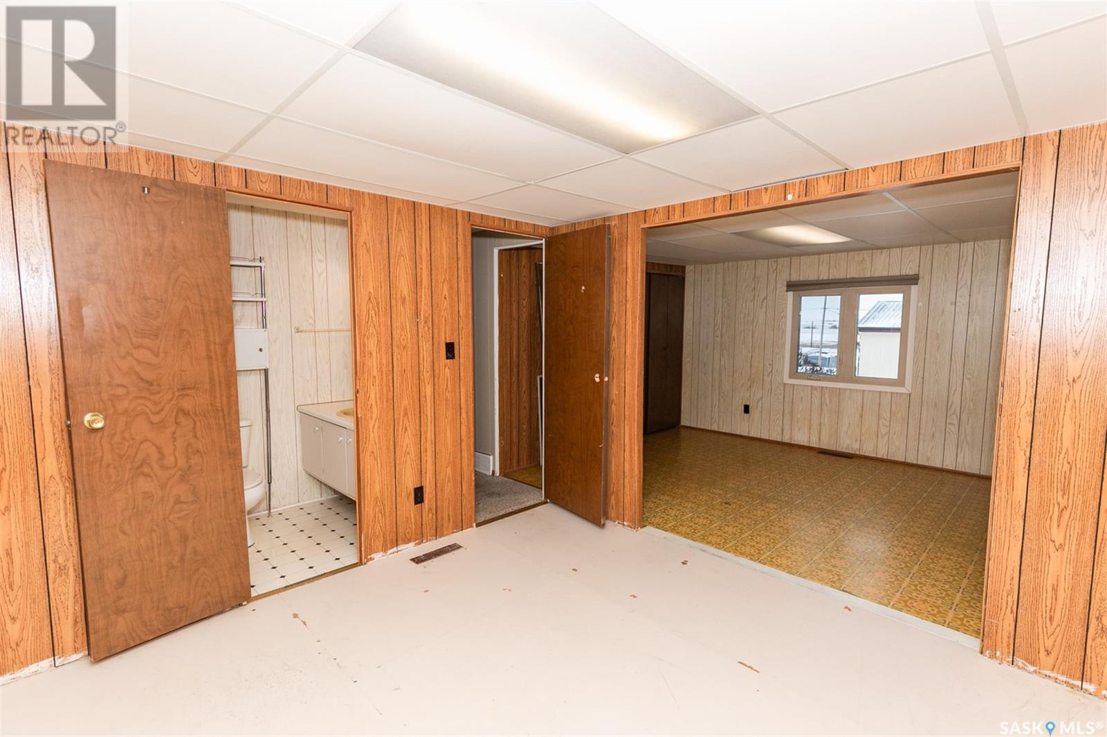 












605 Atlantic AVENUE

,
Kerrobert,




Saskatchewan
S0L1R0

