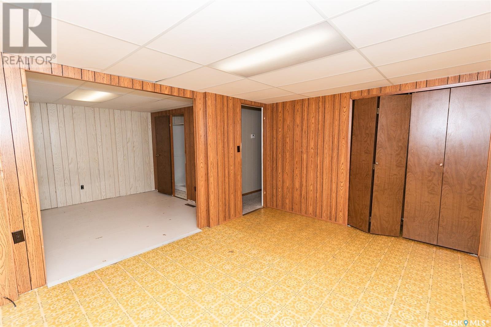 












605 Atlantic AVENUE

,
Kerrobert,




Saskatchewan
S0L1R0

