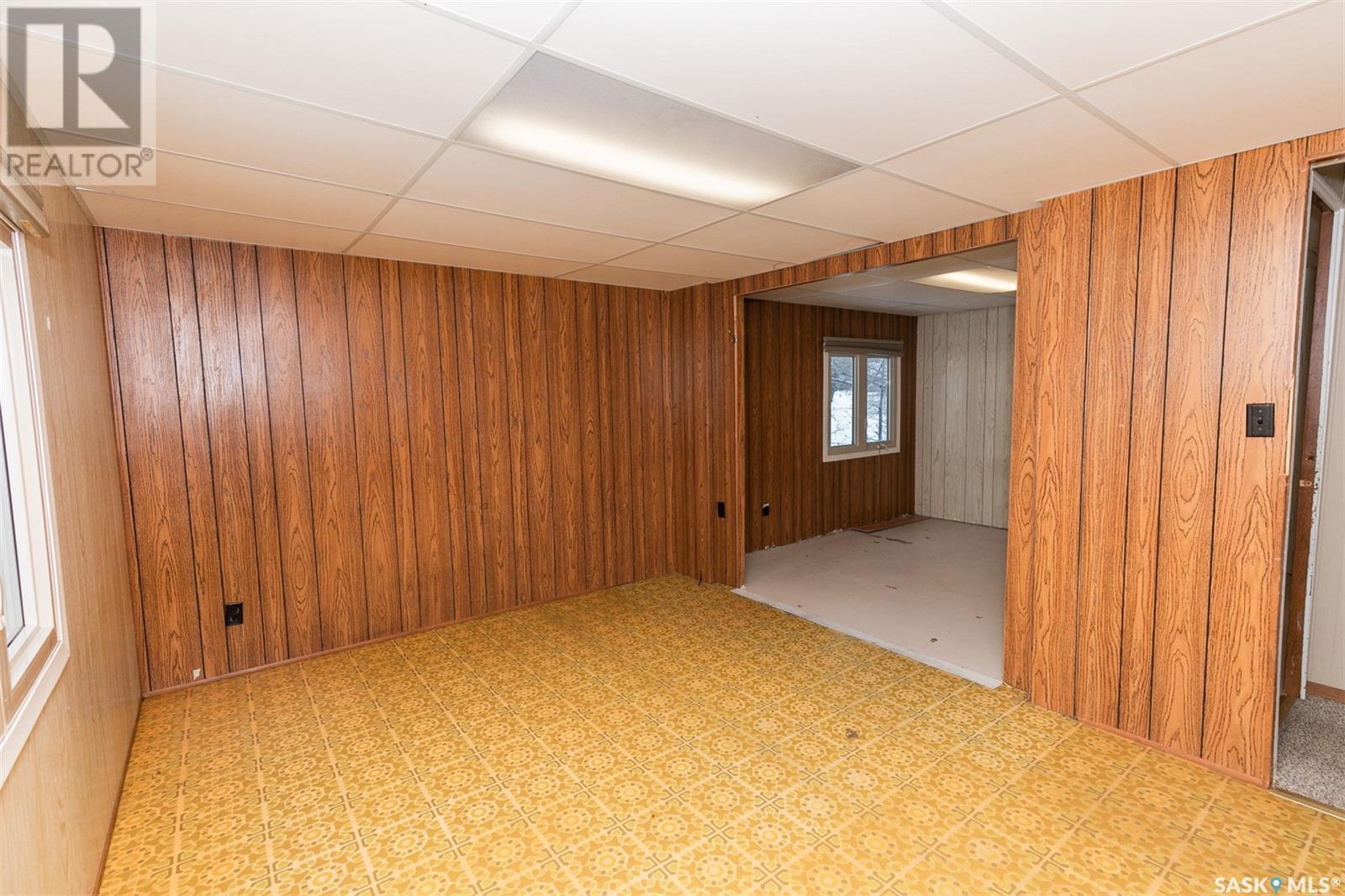 












605 Atlantic AVENUE

,
Kerrobert,




Saskatchewan
S0L1R0

