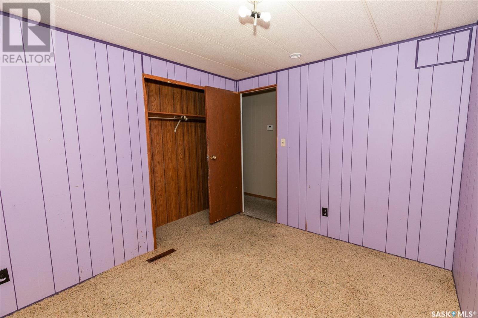 












605 Atlantic AVENUE

,
Kerrobert,




Saskatchewan
S0L1R0

