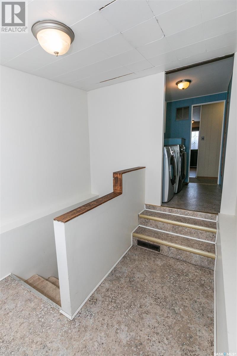 












605 Atlantic AVENUE

,
Kerrobert,




Saskatchewan
S0L1R0

