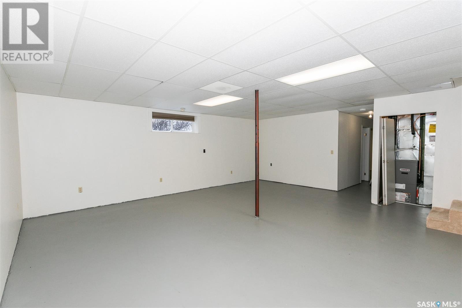 












605 Atlantic AVENUE

,
Kerrobert,




Saskatchewan
S0L1R0

