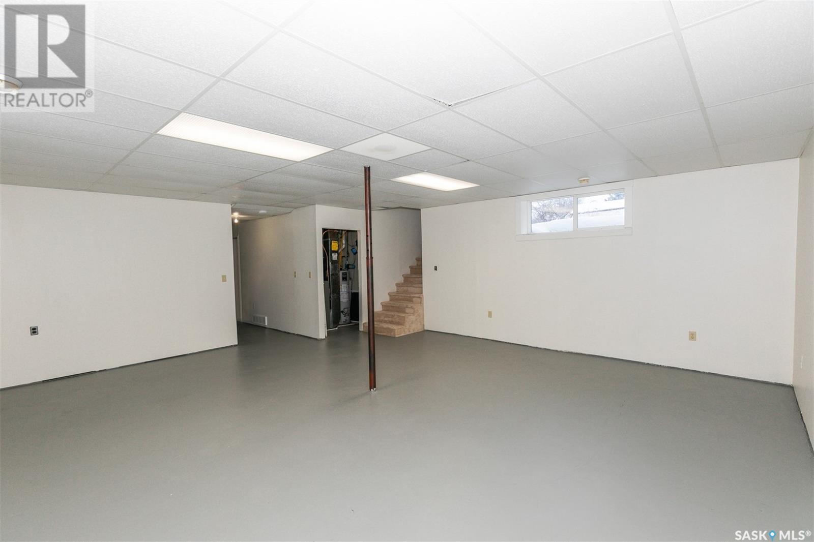 












605 Atlantic AVENUE

,
Kerrobert,




Saskatchewan
S0L1R0

