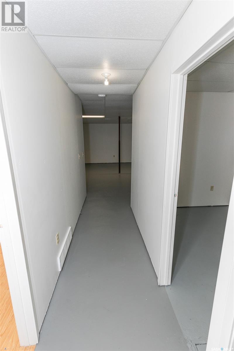 












605 Atlantic AVENUE

,
Kerrobert,




Saskatchewan
S0L1R0

