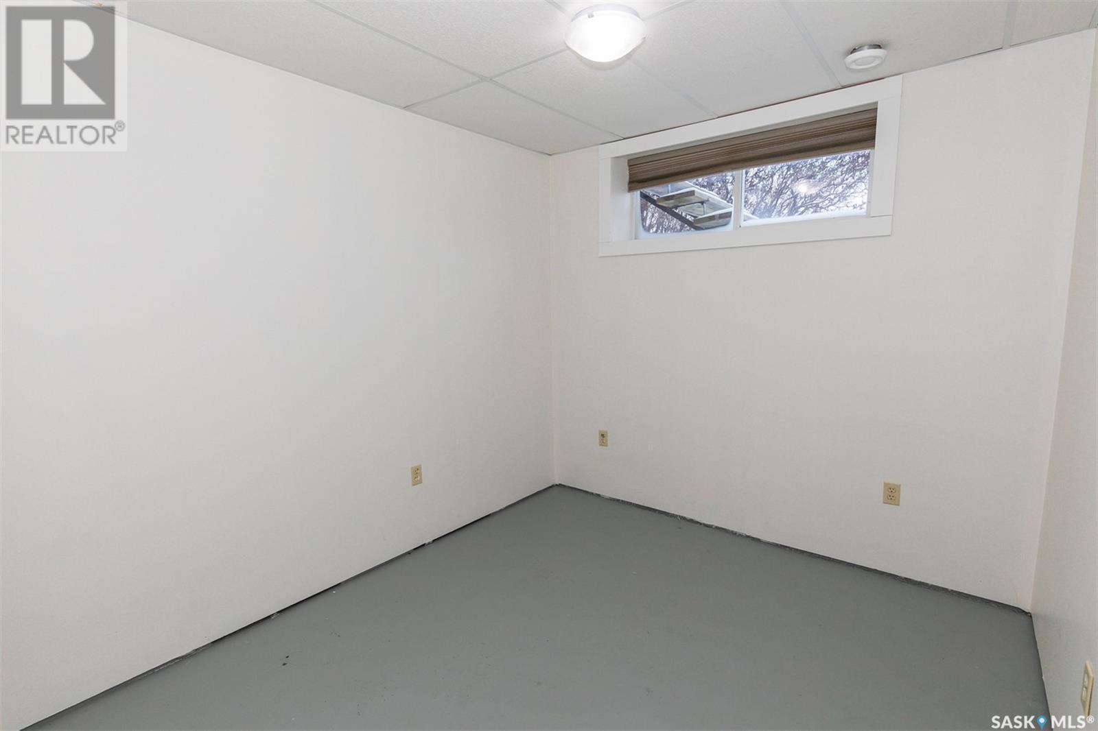












605 Atlantic AVENUE

,
Kerrobert,




Saskatchewan
S0L1R0

