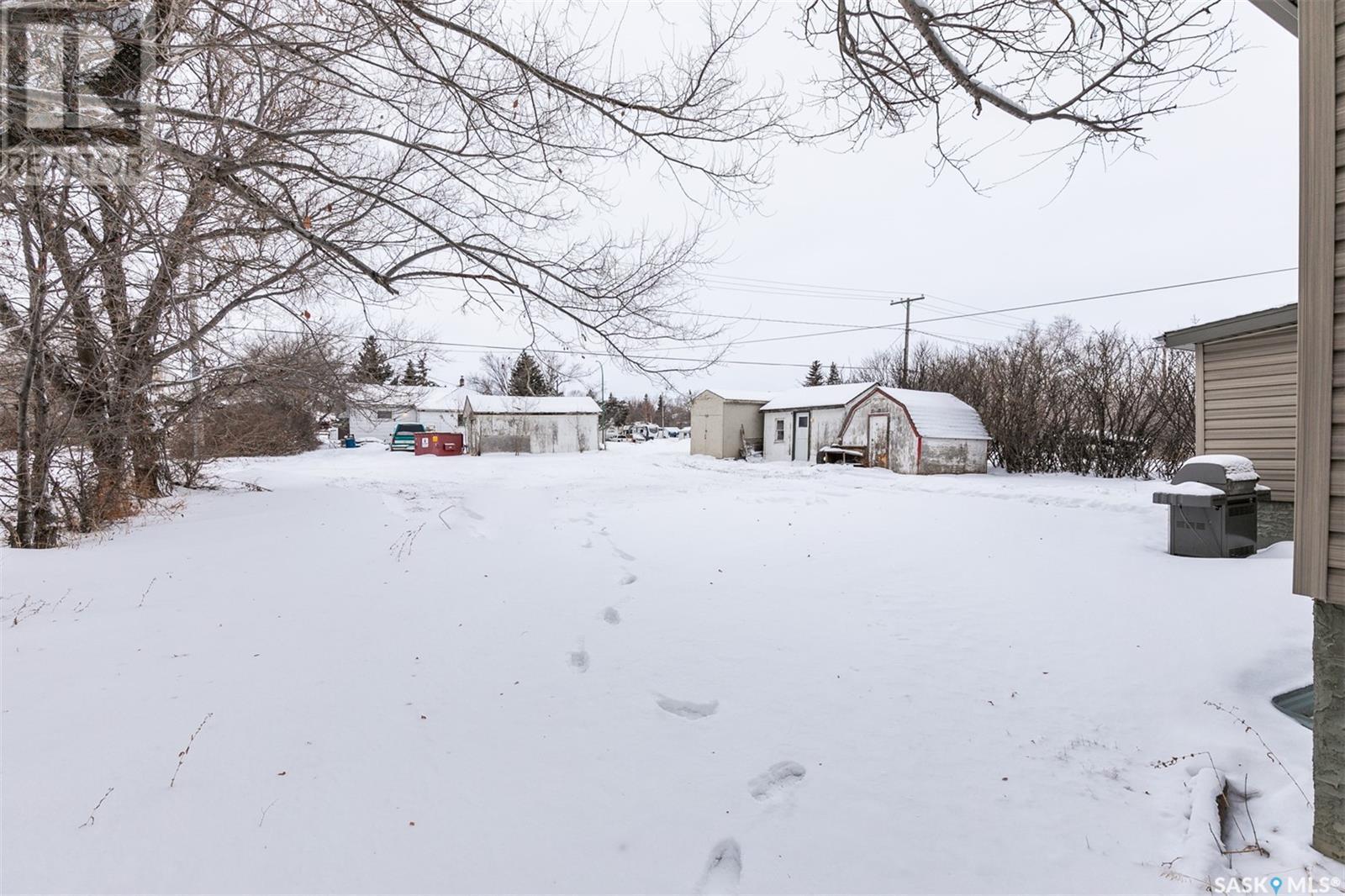 












605 Atlantic AVENUE

,
Kerrobert,




Saskatchewan
S0L1R0

