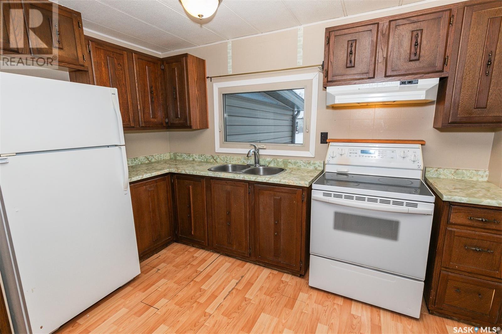 












605 Atlantic AVENUE

,
Kerrobert,




Saskatchewan
S0L1R0

