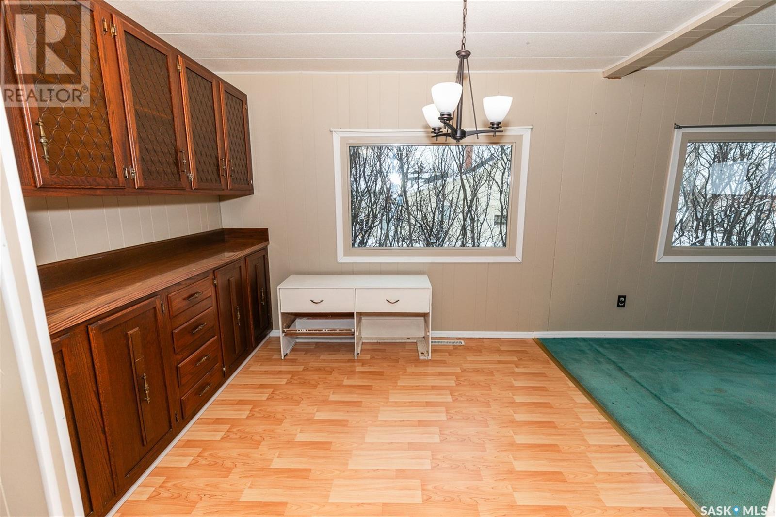 












605 Atlantic AVENUE

,
Kerrobert,




Saskatchewan
S0L1R0


