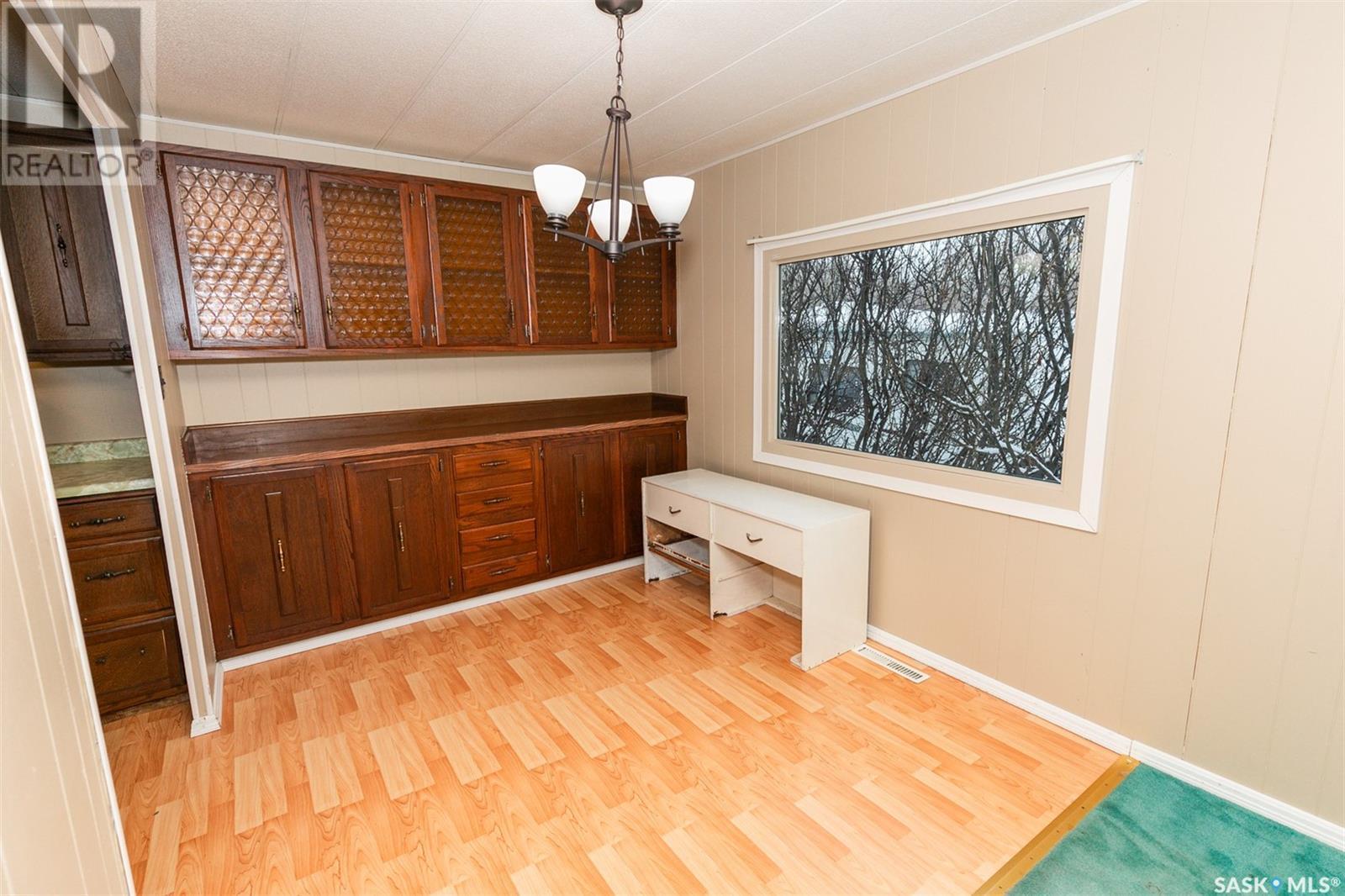 












605 Atlantic AVENUE

,
Kerrobert,




Saskatchewan
S0L1R0

