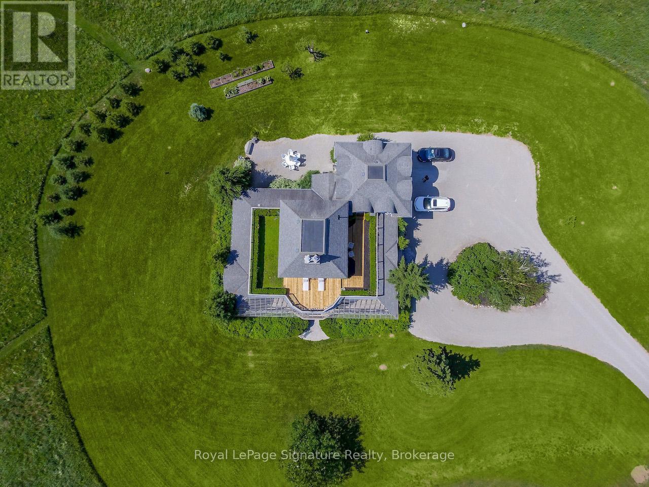 












807035 25TH SIDE ROAD

,
Grey Highlands,




Ontario
N0C1G0

