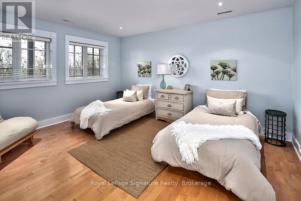 












807035 25TH SIDE ROAD

,
Grey Highlands,




Ontario
N0C1G0

