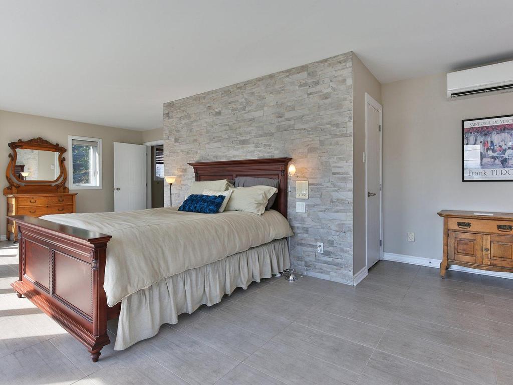









461


Av. de Venise O.

,
Venise-en-Québec,




QC
J0J2K0

