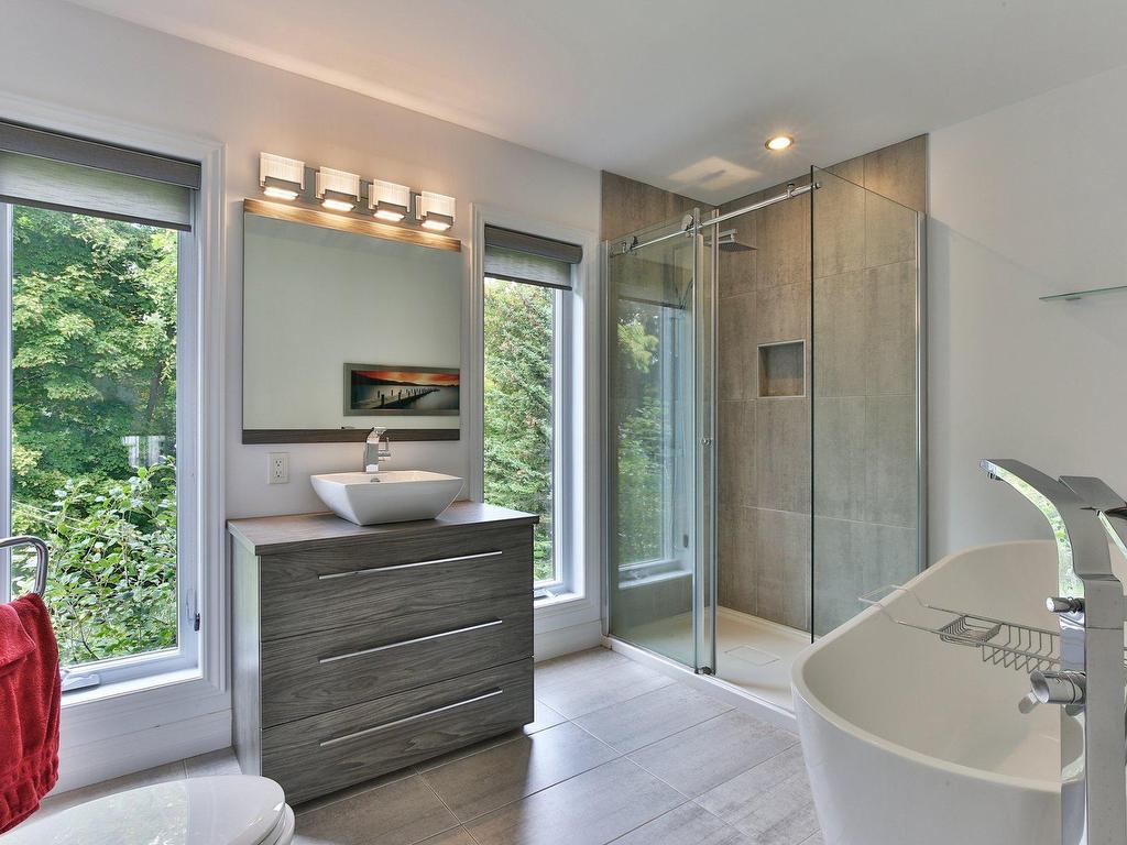 









461


Av. de Venise O.

,
Venise-en-Québec,




QC
J0J2K0


