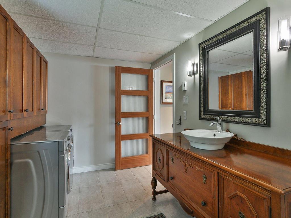 









461


Av. de Venise O.

,
Venise-en-Québec,




QC
J0J2K0

