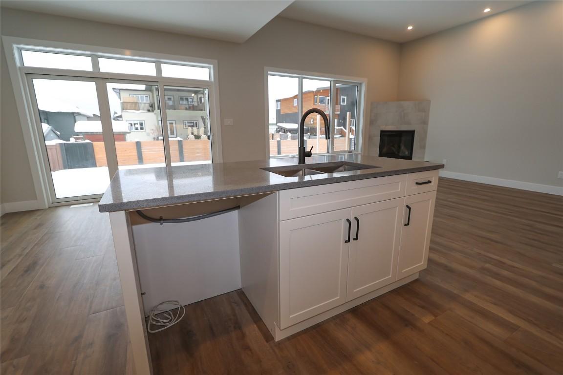 









716


ST. MARY RIVER

Drive,
Kimberley,




BC
V1A 3J3

