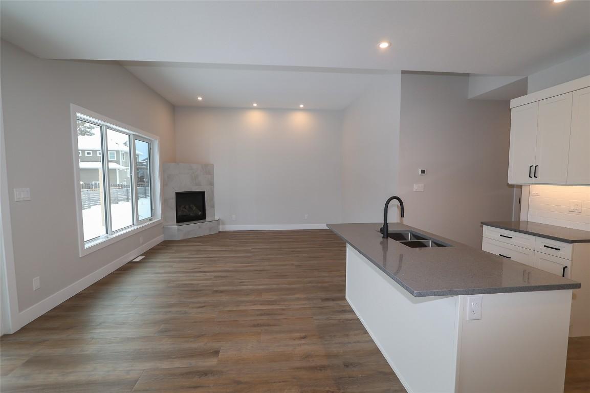 









716


ST. MARY RIVER

Drive,
Kimberley,




BC
V1A 3J3

