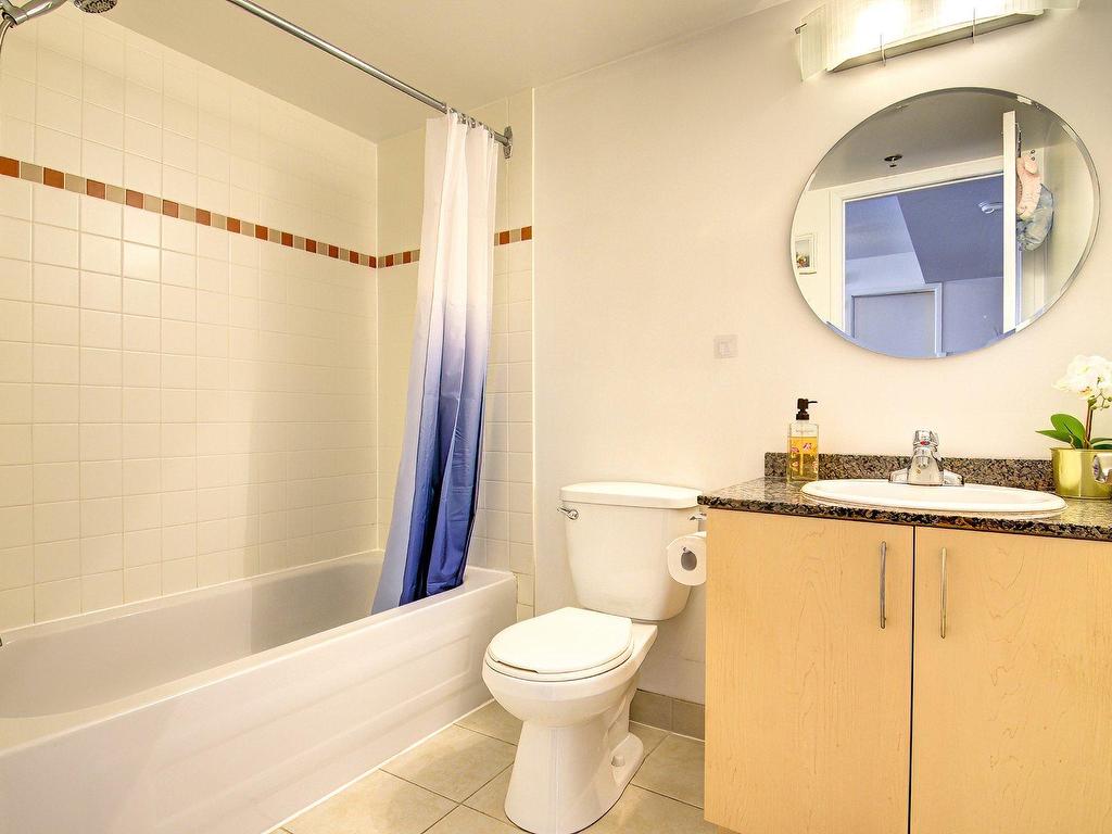 









88


Rue Charlotte

, 1102,
Montréal (Ville-Marie),




QC
H2X4E2

