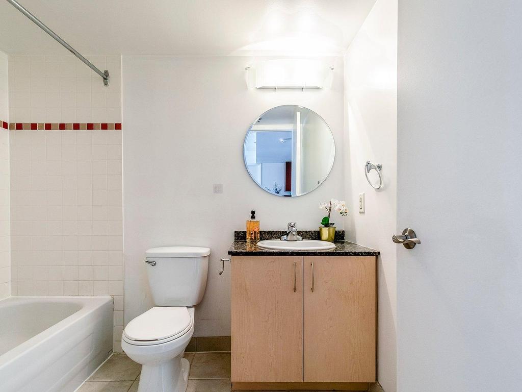 









88


Rue Charlotte

, 1102,
Montréal (Ville-Marie),




QC
H2X4E2

