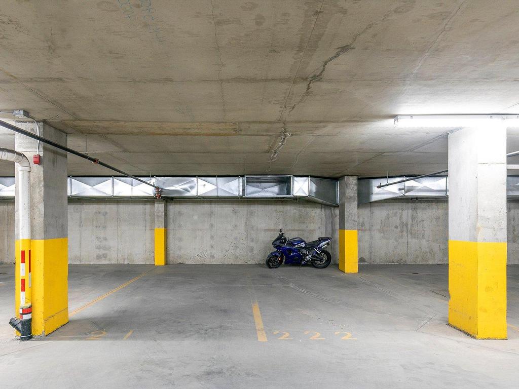 









88


Rue Charlotte

, 1102,
Montréal (Ville-Marie),




QC
H2X4E2

