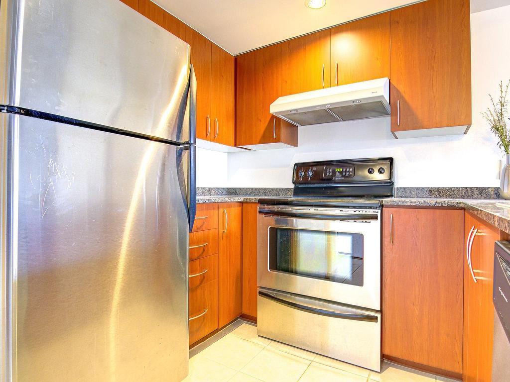 









88


Rue Charlotte

, 1102,
Montréal (Ville-Marie),




QC
H2X4E2

