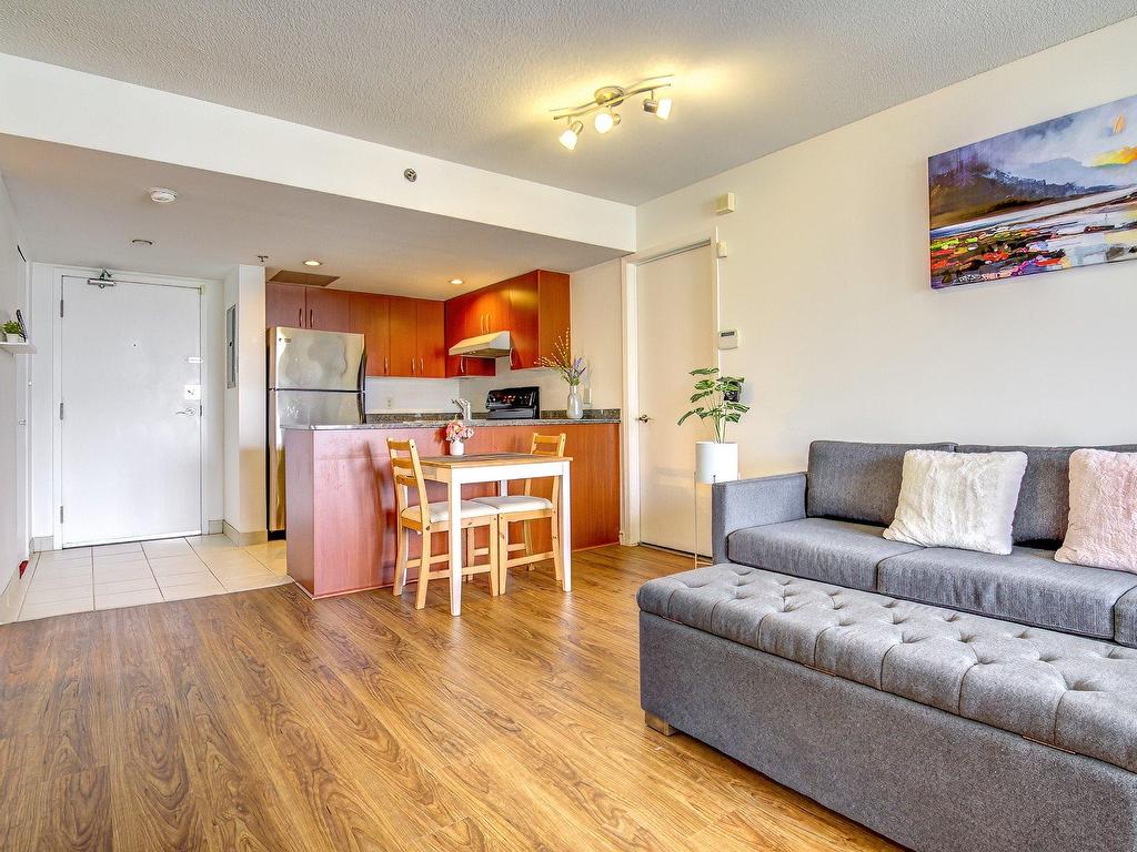 









88


Rue Charlotte

, 1102,
Montréal (Ville-Marie),




QC
H2X4E2

