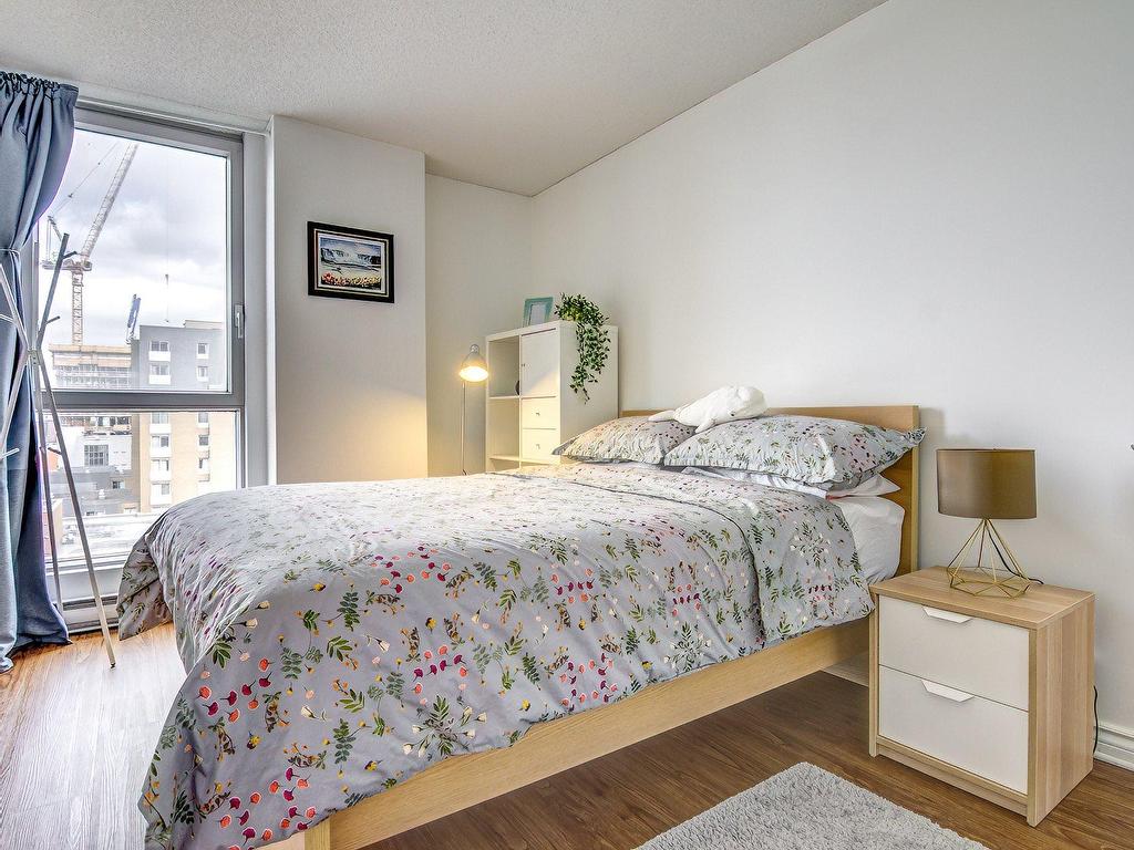 









88


Rue Charlotte

, 1102,
Montréal (Ville-Marie),




QC
H2X4E2

