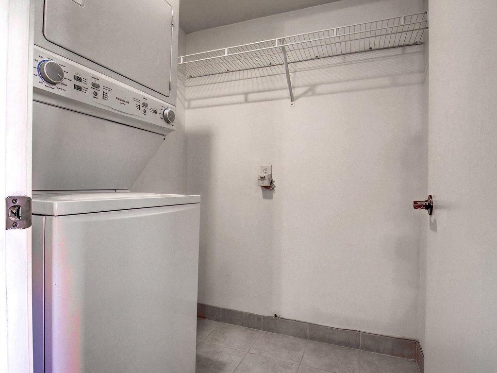 









88


Rue Charlotte

, 1102,
Montréal (Ville-Marie),




QC
H2X4E2

