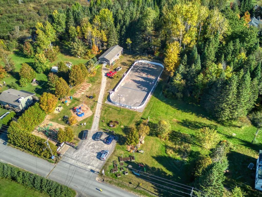 












Ch. Paquin

,
Val-David,







QC
J0T2N0


