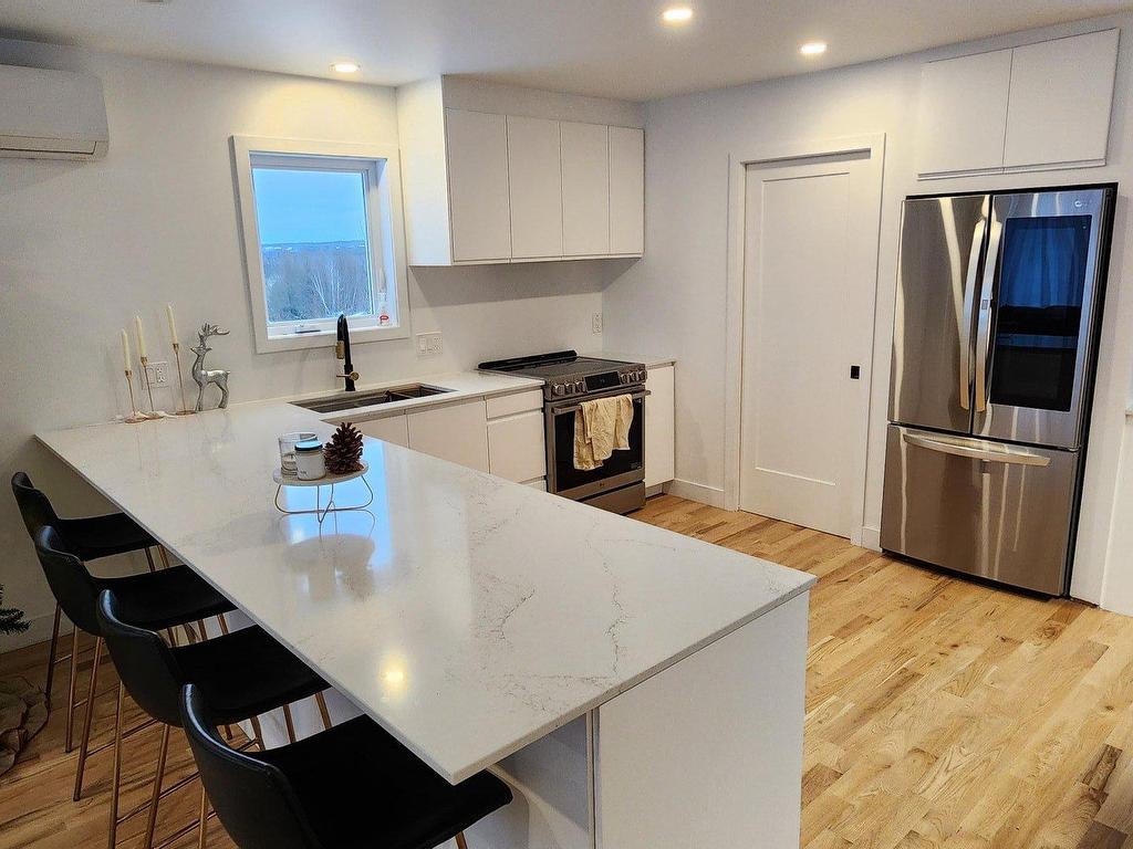 









2255


Rue Ernest-Camiré

,
Saint-Denis-de-Brompton,




QC
J0B2P0

