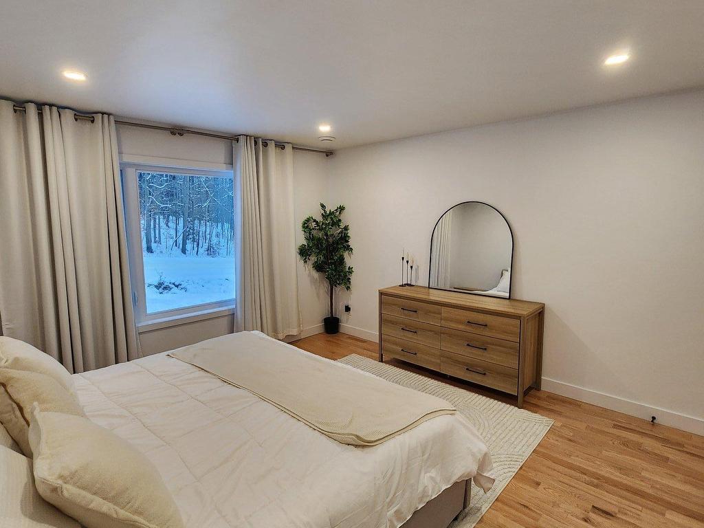 









2255


Rue Ernest-Camiré

,
Saint-Denis-de-Brompton,




QC
J0B2P0

