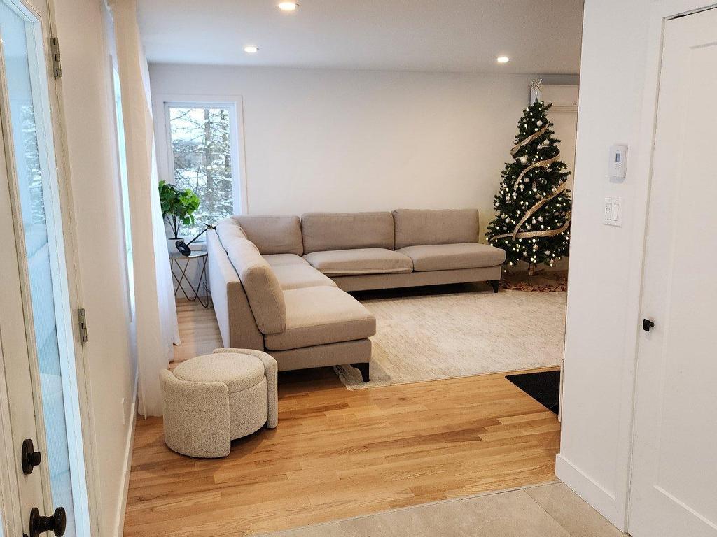 









2255


Rue Ernest-Camiré

,
Saint-Denis-de-Brompton,




QC
J0B2P0

