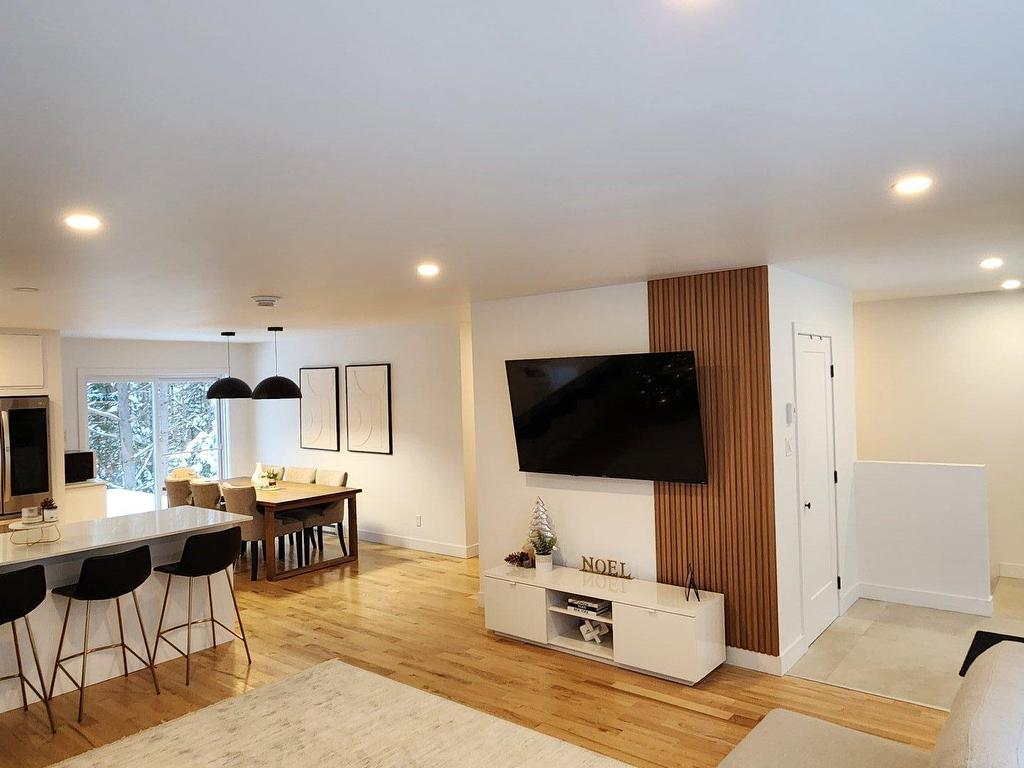 









2255


Rue Ernest-Camiré

,
Saint-Denis-de-Brompton,




QC
J0B2P0

