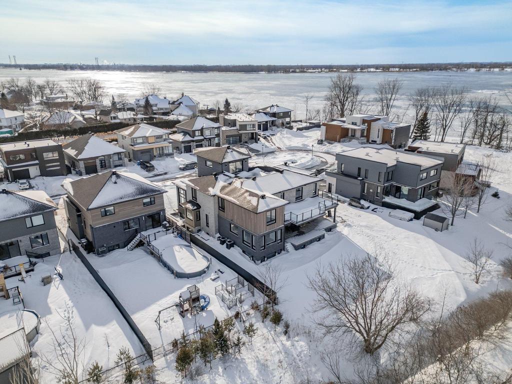 









395


Rue du Parcours

,
Varennes,




QC
J3X0E4

