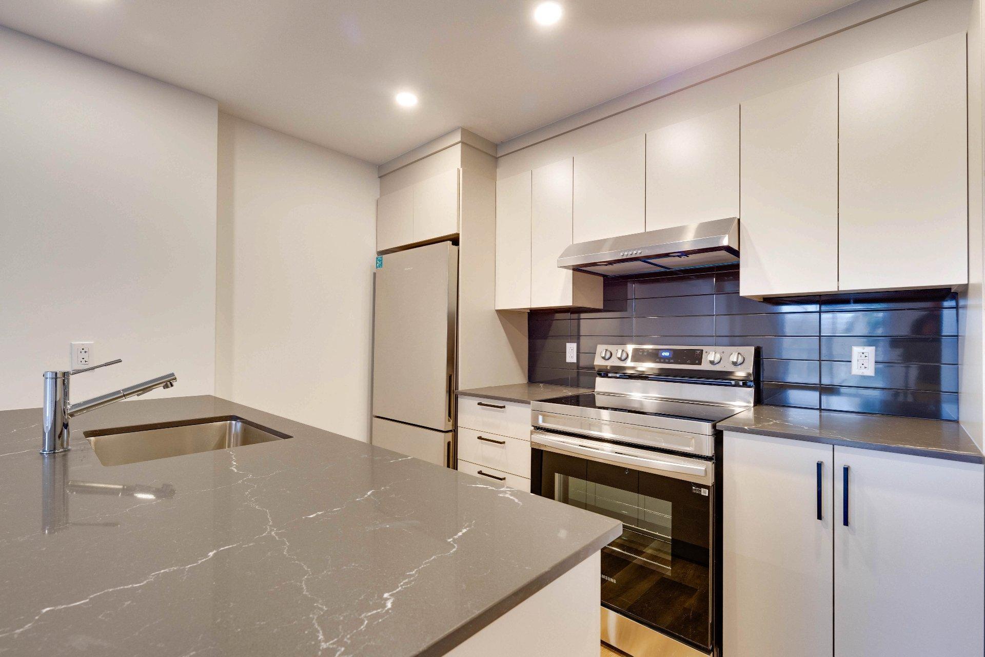 









1640


Boul. de la Côte-Vertu

, 307,
Montréal (Saint-Laurent),




QC
H4L2A2

