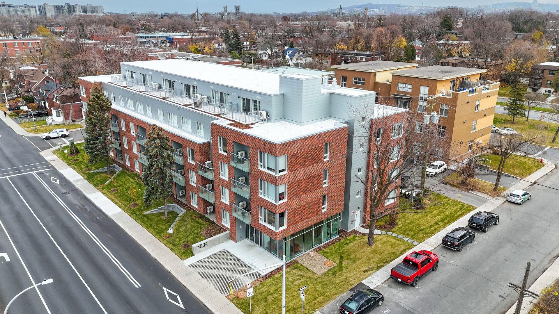 









1640


Boul. de la Côte-Vertu

, 307,
Montréal (Saint-Laurent),




QC
H4L2A2

