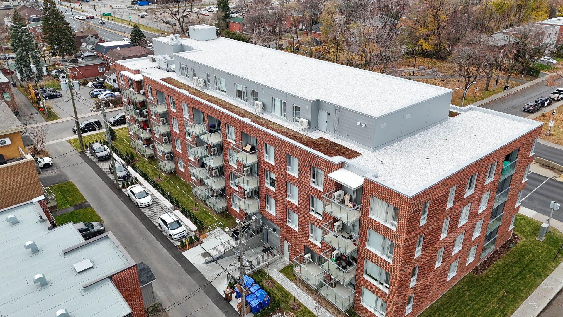 









1640


Boul. de la Côte-Vertu

, 307,
Montréal (Saint-Laurent),




QC
H4L2A2

